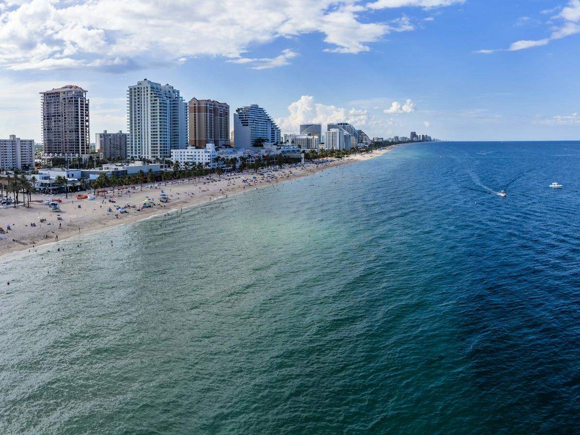 Beach and coastline north of Fort Lauderdale